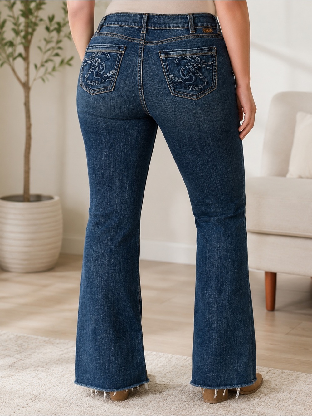 Silver Jeans Women's Dark Indigo Flare Jeans with Embroidered Back Pockets